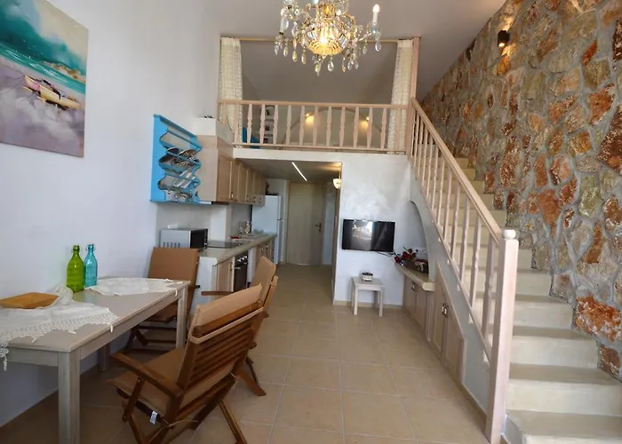 Kathara Bay ファリラキ