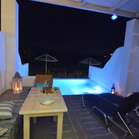 卡塔拉湾公寓酒店 *